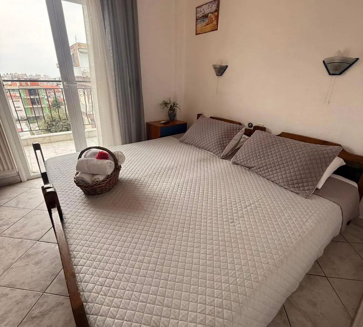 Stavros Rooms & Apartments By Bookvillaeu Nea Kallikrateia
